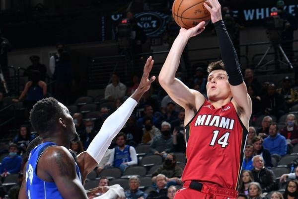 他在担任日 他在担任日